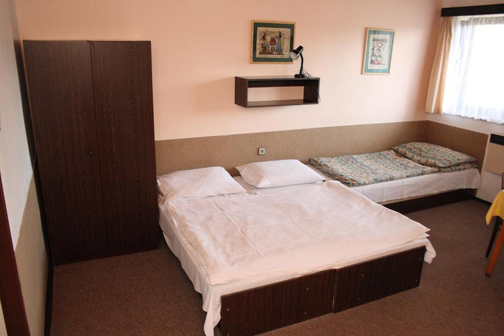 Bungalovy A Ubytovani Ratiborice- Zlic Česká Skalice Rom bilde
