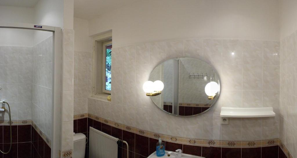 Bungalovy A Ubytovani Ratiborice- Zlic Česká Skalice Rom bilde