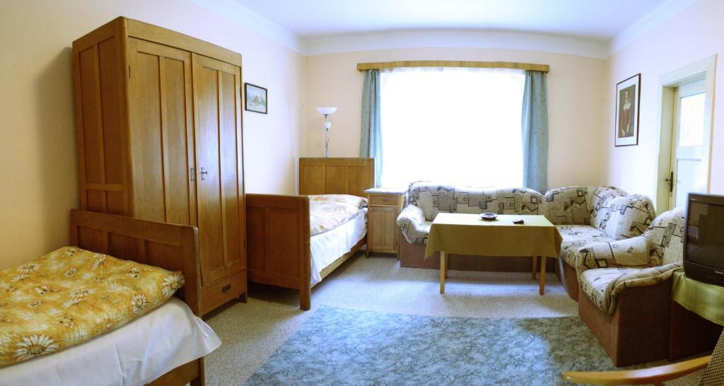 Bungalovy A Ubytovani Ratiborice- Zlic Česká Skalice Rom bilde